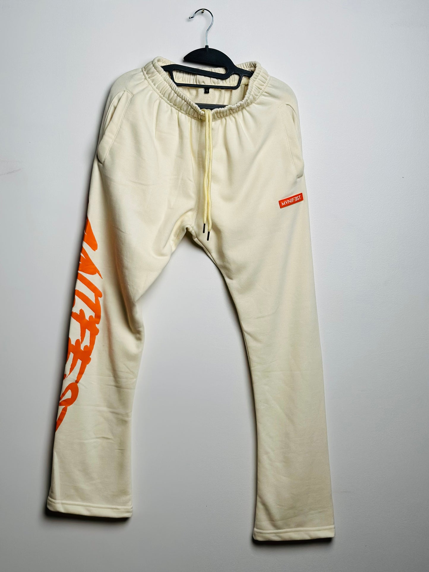 Crème/Orange stacked jogger