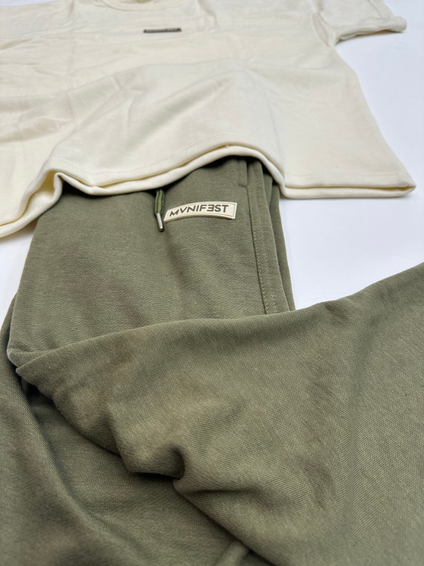 Créme/olive rubber logo short sleeve