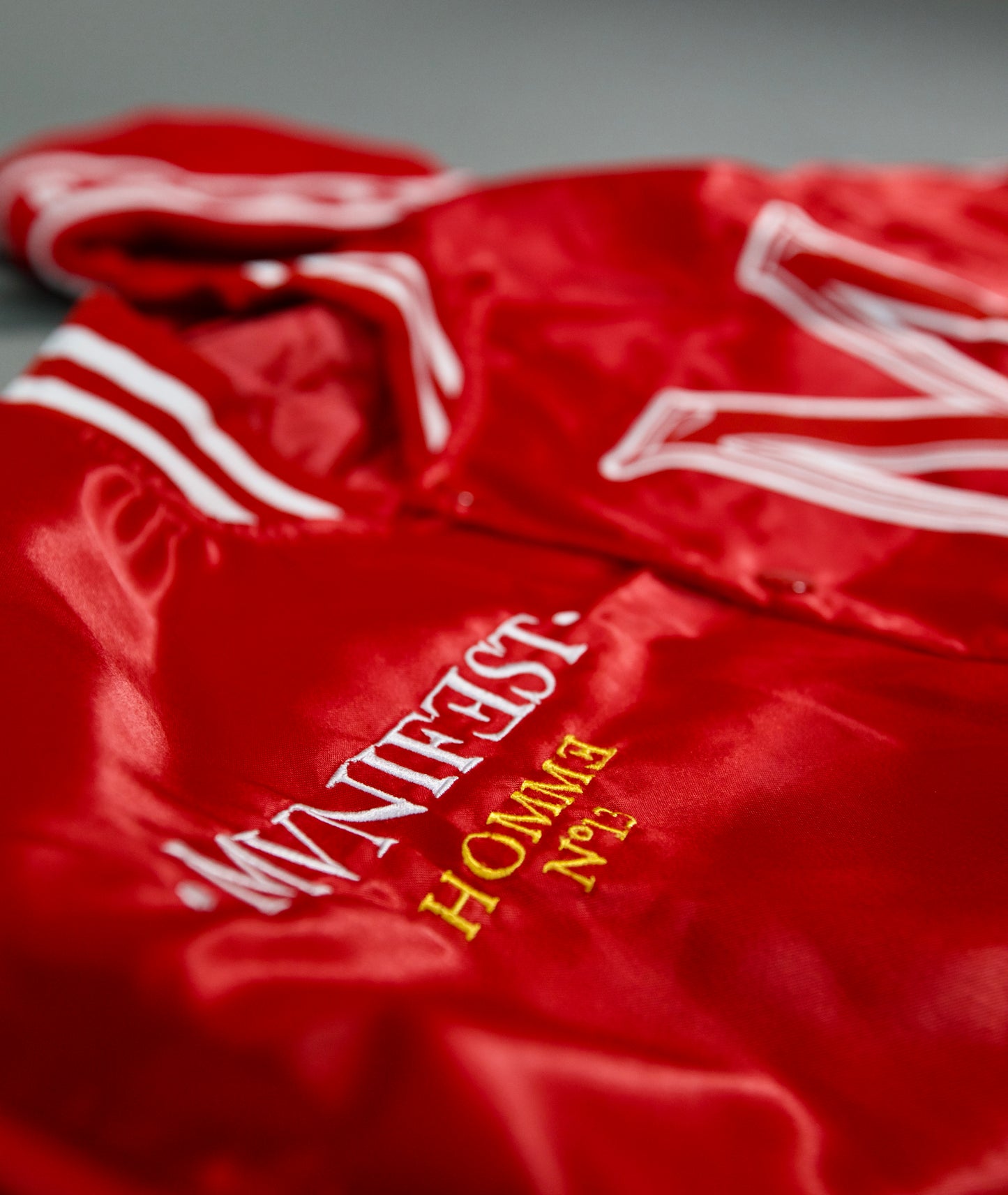 MVNIFEST HOMME Nº13 Satin Varsity Jacket – Red